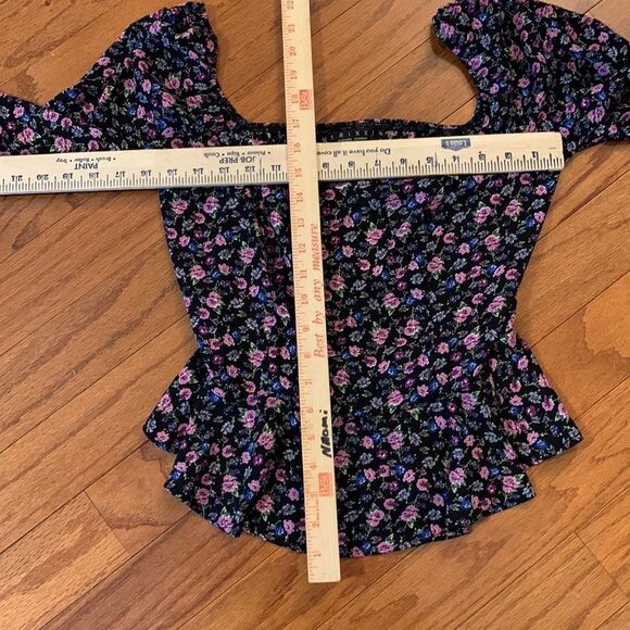 TRIXXI Size Medium long sleeve lightweight floral top on or off shoulders - Picture 11 of 12